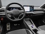 Volkswagen T-Roc 1.5 eTsi 150pk DSG R-Line First Edition · Camera · Wegklapbare Trekhaak · Stoelverwarming · Dodehoek Detectie · Elek. Achterklep · 19'' Inch · Garantie t/m 08-03-2030 of 100.000km