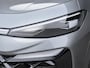 Volkswagen T-Roc 1.5 eTsi 150pk DSG R-Line First Edition · Camera · Wegklapbare Trekhaak · Stoelverwarming · Dodehoek Detectie · Elek. Achterklep · 19'' Inch · Garantie t/m 08-03-2030 of 100.000km