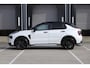 Lynk & Co 01 More | Panoramadak | Infinity Audiosysteem | 360 Graden Parkeercamera | Interieurverlichting | Keyless Entry | Elektrische Achterklep | Elektrisch Verstelbare Stoelen | Adaptieve Cruise Control | Highway Assist | Draadloos Apple CarPlay en Android Auto | Draadloze Telefoonlader