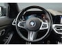 BMW 3-Serie 330i High Executive | M-PAKKET | ACC | SCHUIFDAK | TREKHAAK |