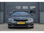 BMW 3-Serie 330i High Executive | M-PAKKET | ACC | SCHUIFDAK | TREKHAAK |