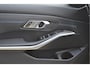 BMW 3-Serie 330i High Executive | M-PAKKET | ACC | SCHUIFDAK | TREKHAAK |