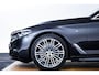 BMW 5-Serie 520i High Executive Edition M Sport - Panoramadak - Head up - Driving/Parking Assistant - Comforstoelen - Elektrisch verwarmde voorstoelen - Navigatiesysteem Professional -