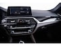 BMW 5-Serie 520i High Executive Edition M Sport - Panoramadak - Head up - Driving/Parking Assistant - Comforstoelen - Elektrisch verwarmde voorstoelen - Navigatiesysteem Professional -