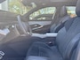 Peugeot E-3008 GT 73 kWh | NIEUW | 16% bijtelling tot € 30.000 | WLTP tot 526km | 160kW snelladen | Schuif-/kanteldak | Stoel- & stuurverwarming | Elektr. achterklep | Adaptieve Cruise Control | Navi