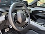 Peugeot E-3008 GT 73 kWh | NIEUW | 16% bijtelling tot € 30.000 | WLTP tot 526km | 160kW snelladen | Schuif-/kanteldak | Stoel- & stuurverwarming | Elektr. achterklep | Adaptieve Cruise Control | Navi
