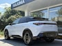 Peugeot E-3008 GT 73 kWh | NIEUW | 16% bijtelling tot € 30.000 | WLTP tot 526km | 160kW snelladen | Schuif-/kanteldak | Stoel- & stuurverwarming | Elektr. achterklep | Adaptieve Cruise Control | Navi