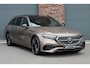 Mercedes-Benz E-klasse Estate 300 e AMG Line | Hyperscreen | Distronic+ | HUD | 3D-Display | Panoramadak | Burmester | Surround Camera | Trekhaak | Keyless Go |
