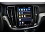 Volvo V60 2.0 B3 Essential Edition | Sport Pack | 19" Black Edition Velgen | Leder | Adaptieve Cruise Control | Stoelverwarming | Park Assist |
