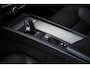 Volvo V60 2.0 B3 Essential Edition | Sport Pack | 19" Black Edition Velgen | Leder | Adaptieve Cruise Control | Stoelverwarming | Park Assist |