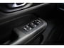 Volvo V60 2.0 B3 Essential Edition | Sport Pack | 19" Black Edition Velgen | Leder | Adaptieve Cruise Control | Stoelverwarming | Park Assist |