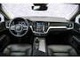 Volvo V60 2.0 B3 Essential Edition | Sport Pack | 19" Black Edition Velgen | Leder | Adaptieve Cruise Control | Stoelverwarming | Park Assist |