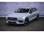 Volvo V60 2.0 B3 Essential Edition | Sport Pack | 19" Black Edition Velgen | Leder | Adaptieve Cruise Control | Stoelverwarming | Park Assist |