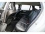 Volvo V60 2.0 B3 Essential Edition | Sport Pack | 19" Black Edition Velgen | Leder | Adaptieve Cruise Control | Stoelverwarming | Park Assist |