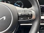 Kia Sportage 1.6 T-GDi Plug-in Hybrid AWD DynamicLine Luxury | Apple Carplay / Android Auto | Navigatiesysteem | Stoel + Stuurverwarming | Elektrisch Verstelbare Bestuurdersstoel | Licht + Regensensor | Parkeersensoren Voor + Achter | Camera Achter | Cruise Control Adaptief | Rijstrooksensor + Correctie | 19"Lichtmetalen Velgen