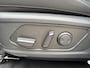 Kia Sportage 1.6 T-GDi Plug-in Hybrid AWD DynamicLine Luxury | Apple Carplay / Android Auto | Navigatiesysteem | Stoel + Stuurverwarming | Elektrisch Verstelbare Bestuurdersstoel | Licht + Regensensor | Parkeersensoren Voor + Achter | Camera Achter | Cruise Control Adaptief | Rijstrooksensor + Correctie | 19"Lichtmetalen Velgen