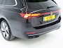 Volkswagen Passat Variant 1.5 eHybrid 204PK | Leder/Alcantara | Massage | Stoelkoeling | Trekhaak | HUD | 360 | Keyless