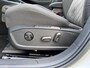 Volkswagen Golf 1.5 eTSI Style - Pano IQ light Massage Memory Carplay ACC