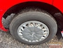 Ford Transit Custom Trend L1H1 - APK maart 2027 - airco - trekhaak - rood - 2.2L diesel - 3 persoons cabine - schuifdeur rechts