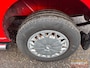 Ford Transit Custom Trend L1H1 - APK maart 2027 - airco - trekhaak - rood - 2.2L diesel - 3 persoons cabine - schuifdeur rechts