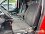 Ford Transit Custom Trend L1H1 - APK maart 2027 - airco - trekhaak - rood - 2.2L diesel - 3 persoons cabine - schuifdeur rechts