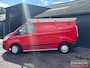 Ford Transit Custom Trend L1H1 - APK maart 2027 - airco - trekhaak - rood - 2.2L diesel - 3 persoons cabine - schuifdeur rechts