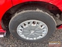 Ford Transit Custom Trend L1H1 - APK maart 2027 - airco - trekhaak - rood - 2.2L diesel - 3 persoons cabine - schuifdeur rechts