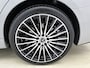 Mercedes-Benz C-klasse 300 e 140 Years Edition | Comfortpakket Plus | Nightpakket | Parkeerpakket met 360°-camera | Trekhaak | Panoramaschuifdak | Middenconsole metaalstructuur | DISTRONIC | GUARD 360° Plus | 19" multispaaks lichtmetalen AMG-velgen |