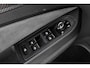 Volkswagen Golf VIII Lim. R-Line 1.5 eTSI DSG Pano l Camera l Blindspot l VOL OPTIES
