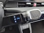 Hyundai Ioniq 5 Connect 84 kWh / Accu SoH 99,2 % / Fabrieksgarantie tot 04-2030 / CCS snelladen / 19" LM wielen & All Season banden / 1.600 kg Trekgewicht / Elektrische achterklep / Stuur & Stoelverwarming / Warmtepomp / Achteruitrijcamera / Adaptief cruise control /