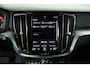 Volvo V60 2.0 B3 Momentum Advantage / Pilot assist / CarPlay / Trekhaak / Camera