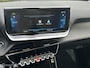 Peugeot e-2008 EV Allure Pack 50 kWh CARPLAY ACHTERUITRIJ CAMERA PRIVACY GLAS ACCU GARANTIE MOOIE AUTO!!