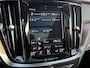 Volvo V60 2.0 T5 Inscription VAN: € 26.900- VOOR: € 24.877,- UW HERFSTVOORDEEL: € 2.023,-| VOLVO DEALER ONDERHOUDEN | FULL OPTIONS| BOWERS & WILKINS| ELEK. TREKHAAK| PANO| STOELVENTILATIE| HUD| ACHTERBANK VERWARMD| ORIG. NL NAP|