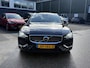 Volvo V60 2.0 T5 Inscription VAN: € 26.900- VOOR: € 24.877,- UW HERFSTVOORDEEL: € 2.023,-| VOLVO DEALER ONDERHOUDEN | FULL OPTIONS| BOWERS & WILKINS| ELEK. TREKHAAK| PANO| STOELVENTILATIE| HUD| ACHTERBANK VERWARMD| ORIG. NL NAP|