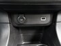 Citroën C3 Shine 83pk | Navigatie | Achteruitrijcamera | Climate Control | Cruise Control | Parkeersensoren | Bluetooth | Apple Carplay / Android Auto | Elektrisch inklapbare spiegels | Afwijkende dakkleur | Multifunctioneel lederen stuurwiel | Automatisch dimlicht | Regensensor | Donker getint glas | Trekhaak | 17" lichtmetalen velgen |