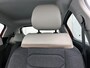 Citroën C3 Shine 83pk | Navigatie | Achteruitrijcamera | Climate Control | Cruise Control | Parkeersensoren | Bluetooth | Apple Carplay / Android Auto | Elektrisch inklapbare spiegels | Afwijkende dakkleur | Multifunctioneel lederen stuurwiel | Automatisch dimlicht | Regensensor | Donker getint glas | Trekhaak | 17" lichtmetalen velgen |