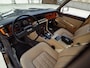 Daimler Double Six XJ12 6.0 V12 318PK (1990) | 126.752 km | NL-auto | Één van de Laatste | Schuifdak | Crèmeleder | Compl. Histori