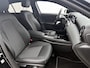 Mercedes-Benz A-klasse 180 Star Edition 13910 Km !!! | | Night pakket | Parkeersensoren | Spiegelpakket | Stoelverwarming | Dodehoek assistent Inclusief 24 maanden MB Certified garantie voor Europa.