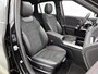Mercedes-Benz GLA 180 Business Solution AMG | Premium Plus pakket | Nightpakket | Trekhaak | Panoramaschuifdak | GUARD 360 ° Plus | DISTRONIC | 360° camera | 19” vijf-dubbelspaaks AMG velgen |