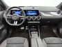 Mercedes-Benz GLA 180 Business Solution AMG | Premium Plus pakket | Nightpakket | Trekhaak | Panoramaschuifdak | GUARD 360 ° Plus | DISTRONIC | 360° camera | 19” vijf-dubbelspaaks AMG velgen |