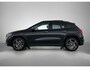 Mercedes-Benz GLA 180 Business Solution AMG | Premium Plus pakket | Nightpakket | Trekhaak | Panoramaschuifdak | GUARD 360 ° Plus | DISTRONIC | 360° camera | 19” vijf-dubbelspaaks AMG velgen |