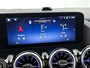 Mercedes-Benz GLA 180 Business Solution AMG | Premium Plus pakket | Nightpakket | Trekhaak | Panoramaschuifdak | GUARD 360 ° Plus | DISTRONIC | 360° camera | 19” vijf-dubbelspaaks AMG velgen |