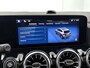 Mercedes-Benz GLA 180 Business Solution AMG | Premium Plus pakket | Nightpakket | Trekhaak | Panoramaschuifdak | GUARD 360 ° Plus | DISTRONIC | 360° camera | 19” vijf-dubbelspaaks AMG velgen |