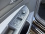 Volkswagen Golf 1.5 eTSI R-Line 150pk | Panoramadak | Virtual cockpit | Camera | Navigatie | Sportstoelen | Adaptieve cruise | Stoel&stuurverwarming | Sfeerverlichting | Apple CarPlay | 18 inch velgen | LED | DAB | Volledig onderhouden