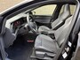 Volkswagen Golf 1.5 eTSI R-Line 150pk | Panoramadak | Virtual cockpit | Camera | Navigatie | Sportstoelen | Adaptieve cruise | Stoel&stuurverwarming | Sfeerverlichting | Apple CarPlay | 18 inch velgen | LED | DAB | Volledig onderhouden