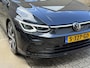 Volkswagen Golf 1.5 eTSI R-Line 150pk | Panoramadak | Virtual cockpit | Camera | Navigatie | Sportstoelen | Adaptieve cruise | Stoel&stuurverwarming | Sfeerverlichting | Apple CarPlay | 18 inch velgen | LED | DAB | Volledig onderhouden