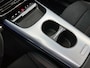 Mercedes-Benz GLB 200 Business Solution AMG 7p. 58 kWh | Premium pakket | Winterpakket | Nightpakket | Stoelenpakket | Trekhaak | Vast panoramadak | Massage functie | 19” vijfspaaks lichtmetalen AMG-velgen | GUARD 360° |