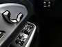 Mercedes-Benz GLB 200 Business Solution AMG 7p. 58 kWh | Premium pakket | Winterpakket | Nightpakket | Stoelenpakket | Trekhaak | Vast panoramadak | Massage functie | 19” vijfspaaks lichtmetalen AMG-velgen | GUARD 360° |