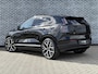 Volvo EX30 P5 Long Range Plus Black Edition Europa 69 kWh | Google Services | Adaptieve Cruise Control | BLIS | Harman Kardon Audio | Elektr. verstelbare voorstoelen | Stoelverwarming | Verwarmd stuurwiel | Warmtepomp | 20" lichtmetalen velgen |