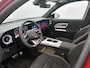 Mercedes-Benz GLB 200 Business Solution AMG 7p. 58 kWh | Premium pakket | Nightpakket | Winterpakket | Sportstoelen | Trekhaak | Vast panoramadak | Massage functie | GUARD 360° | 19” vijfspaaks lichtmetalen AMG-velgen |